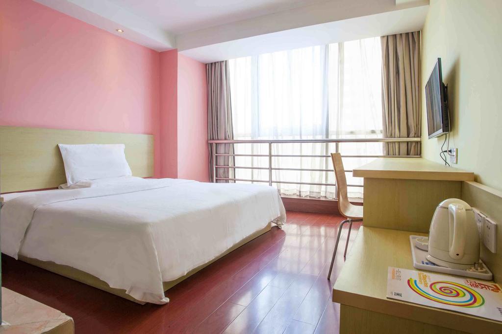 7Days Inn Beijing Railway Station Guangqu Gate Metro Station Pequim Exterior foto