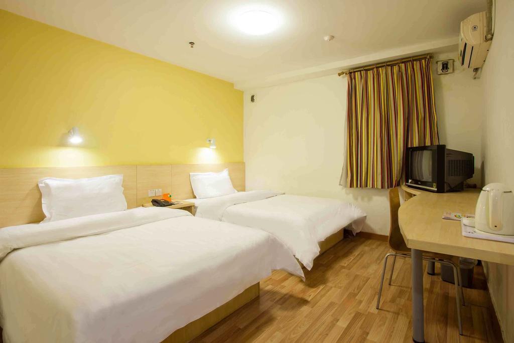 7Days Inn Beijing Railway Station Guangqu Gate Metro Station Pequim Quarto foto
