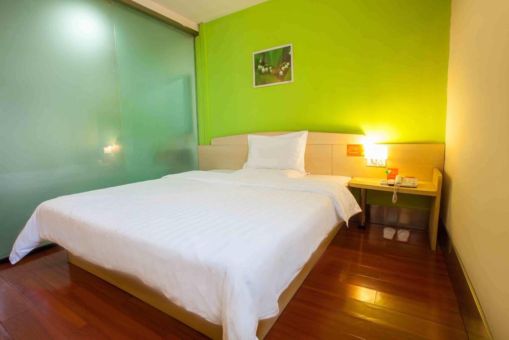 7Days Inn Beijing Railway Station Guangqu Gate Metro Station Pequim Exterior foto