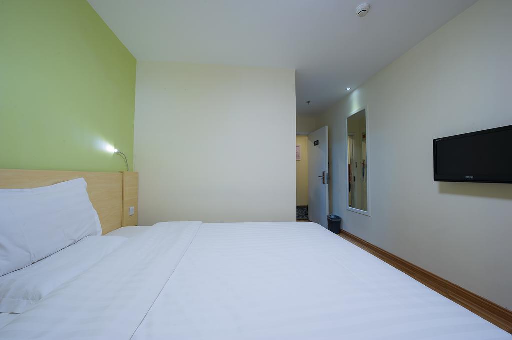 7Days Inn Beijing Railway Station Guangqu Gate Metro Station Pequim Exterior foto